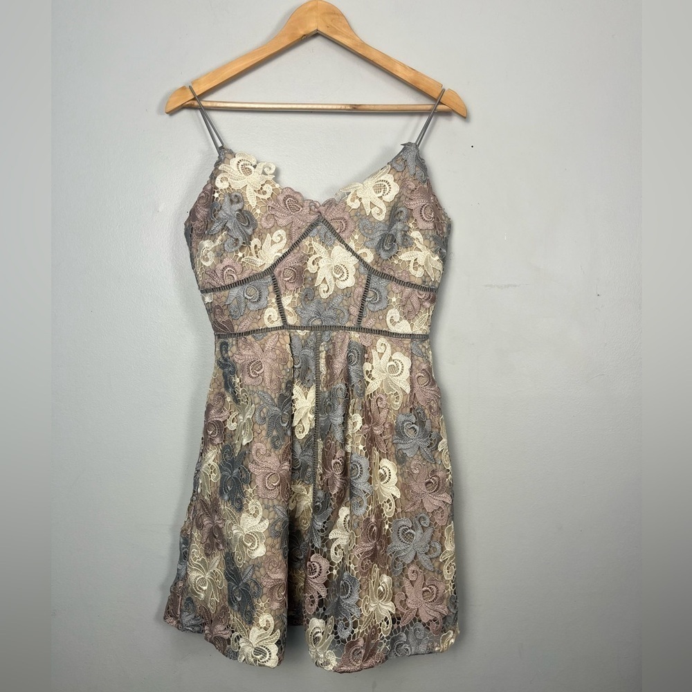 Anthropologie Eri + Ali floral lace mini dress size small petite muted color